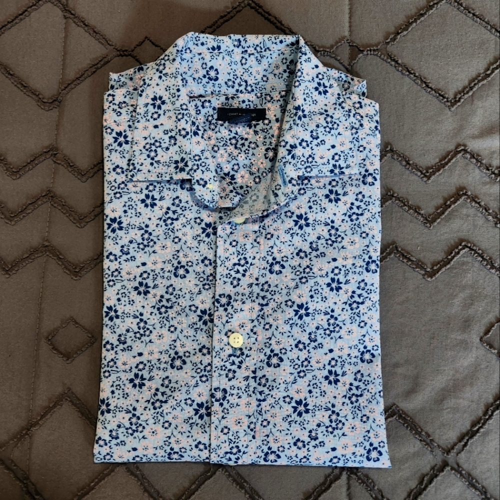 Tommy Hilfiger boys dress shirt NWOT